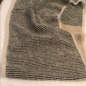 Circular warm and fuzzy scarf